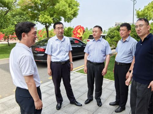 企業(yè)新聞【供水集團(tuán)】水發(fā)集團(tuán)黨委副書記王健一行到濰坊水發(fā)供水集團(tuán)指導(dǎo)工作 (1).jpg